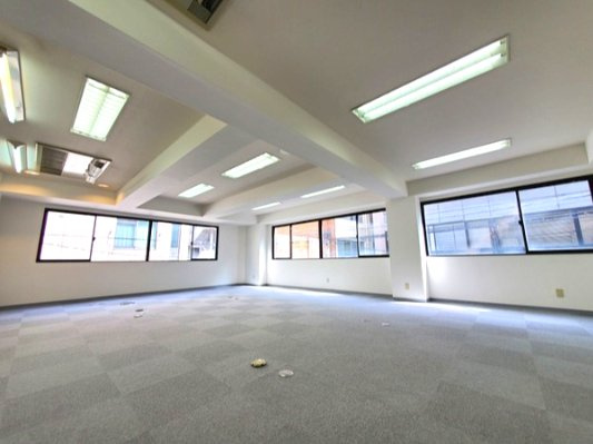 第２トミスビルの内装