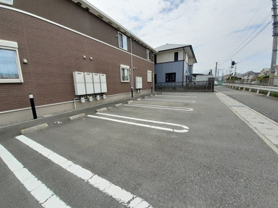 【駐車場】 | ハピネスⅡ | 駐車場完備です