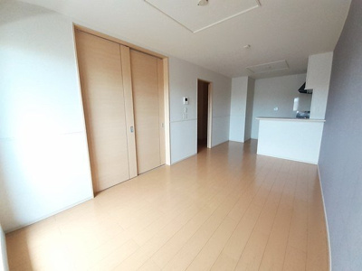 【居間・リビング】 | ハピネスⅡ | ゆったり過ごせる居間です