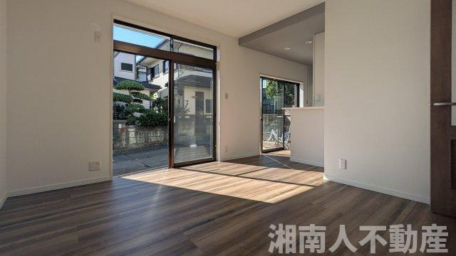 藤沢市大鋸３丁目７－３０戸建ての洋室|落ち着いた色調の洋室です