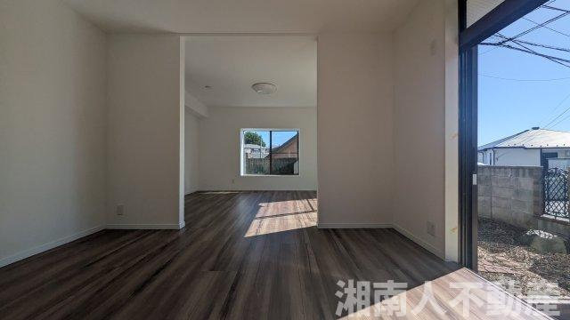 藤沢市大鋸３丁目７－３０戸建ての洋室|明るい洋室です