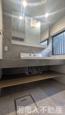 藤沢市大鋸３丁目７－３０戸建ての独立洗面台|使いやすい独立洗面台です