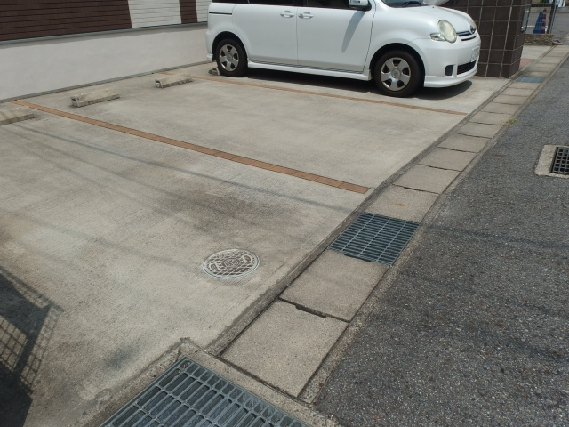 ウィンクルムの駐車場
