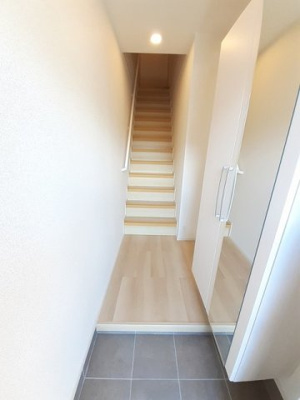 【玄関】 | フルール人吉Ⅱ | 明るい玄関です