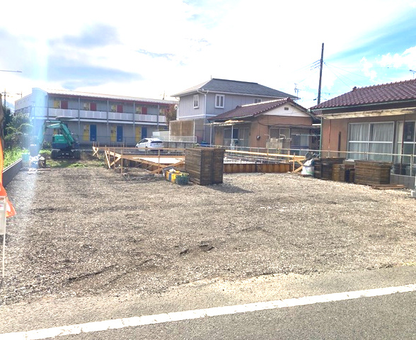 リーブルガーデンＳ第３前橋幸塚　１号棟の前面道路含む現地写真|前面道路も広く開放的な立地です！