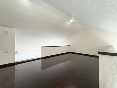 【洋室】 | 吹田市千里山西5丁目貸家