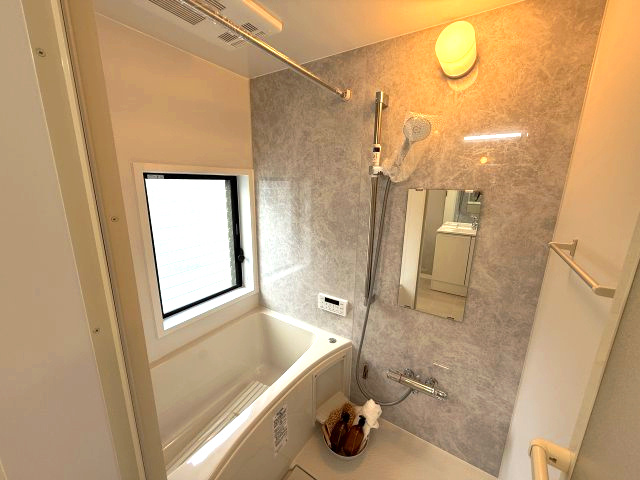 新規内外装フルリノベーション　スーパーマーケット徒歩4分の浴室