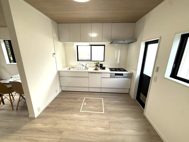 新規内外装フルリノベーション　スーパーマーケット徒歩4分のキッチン|キッチン