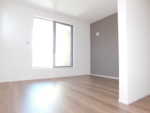 名古屋市港区福前２丁目の新築一戸建の洋室|◇２階洋室◇　　明るい洋室７．０帖　ウォークインクローゼット完備♪　バルコニー付き！　