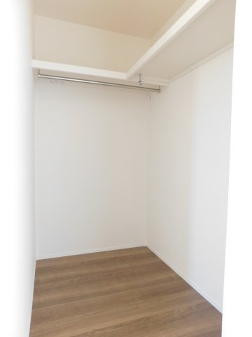 名古屋市港区福前２丁目の新築一戸建の収納|◇大型ウォークインクローゼット◇　　大きな荷物もしっかり収納できます♪