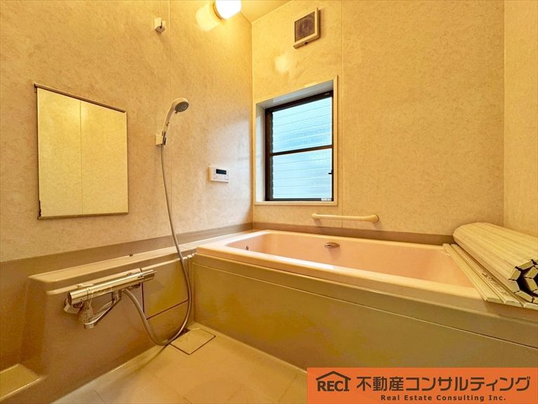 神戸市灘区浜田町1丁目　中古戸建の浴室