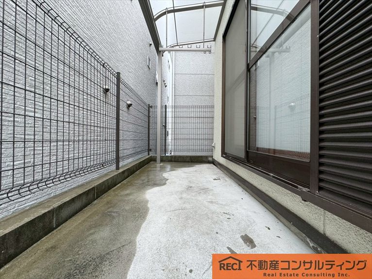 神戸市灘区浜田町1丁目　中古戸建のバルコニー