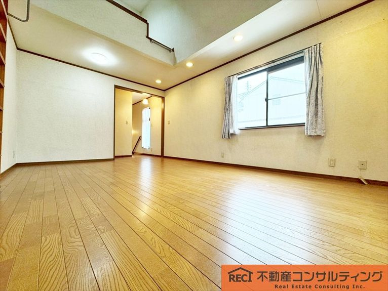 神戸市灘区浜田町1丁目　中古戸建の内装|買い物施設「サザンモール」も近く買い物便利