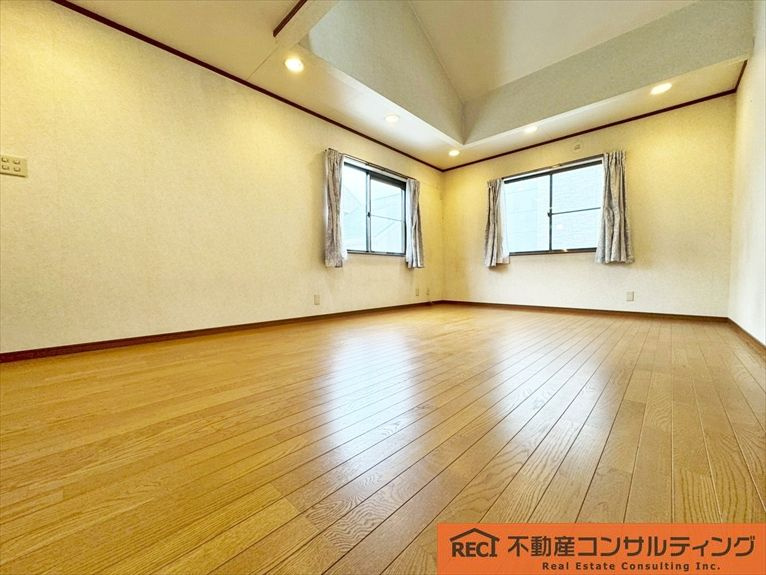 神戸市灘区浜田町1丁目　中古戸建の洋室