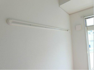 【設備】 | ヒルスミキ妙蓮寺 | 壁掛けハンガーレール