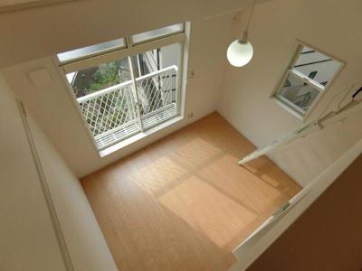 【居間・リビング】 | ヒルスミキ妙蓮寺 | ロフトから撮影