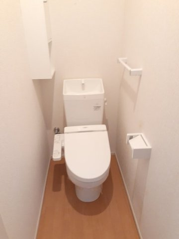 シャルム　シルバのトイレ|落ち着いた色調のトイレです