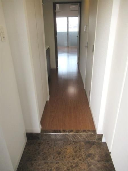 AXAS墨田AsylCourtの玄関