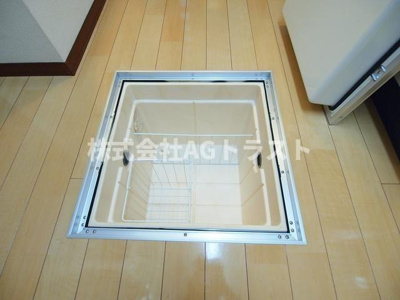 【その他】 | ラブラドール・アパートメント | 床下収納