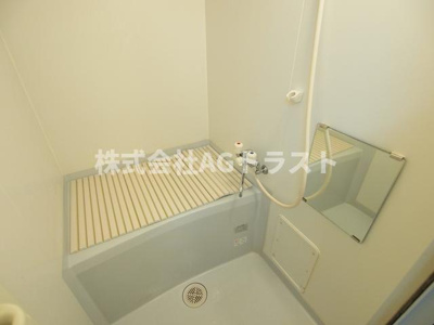 【浴室】 | ラブラドール・アパートメント