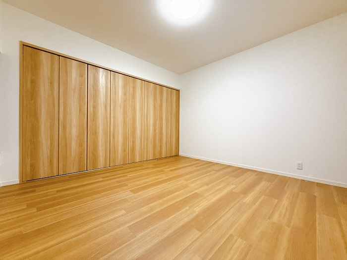 西尾市中畑町の洋室