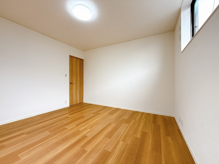 西尾市中畑町の洋室