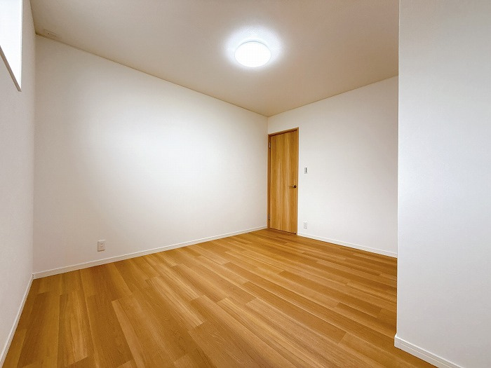 西尾市中畑町の洋室