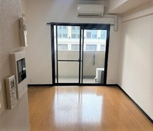 ピュアドームグラシアス大手門の居間・リビング|洋室約７．０畳