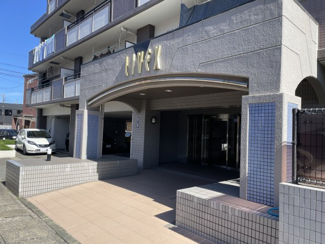 ユーハイム日佐リベックスのエントランス|落ち着いたエントランスです