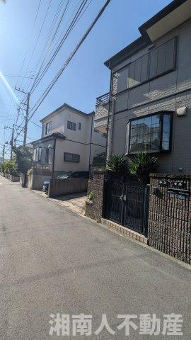 藤沢市鵠沼松が岡３丁目戸建ての前面道路含む現地写真|前面道路含む現地写真です