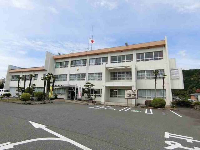 セレッソフローラーリアＤの周辺|揖斐警察署まで652m