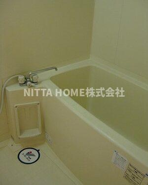 ユーミーISAの浴室|清潔感のあるバスルームです●