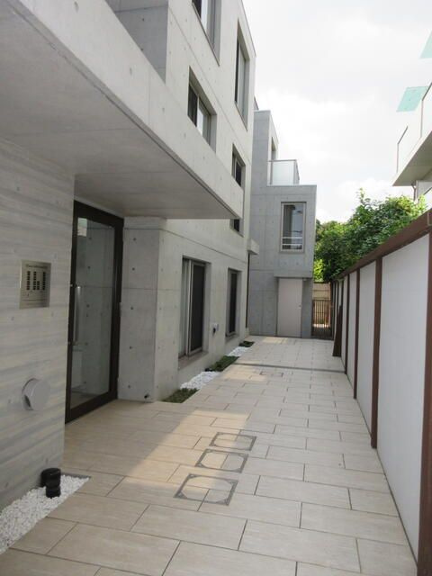 ＳＯＵ三軒茶屋Ⅱのエントランス|■オートロック■防犯カメラ