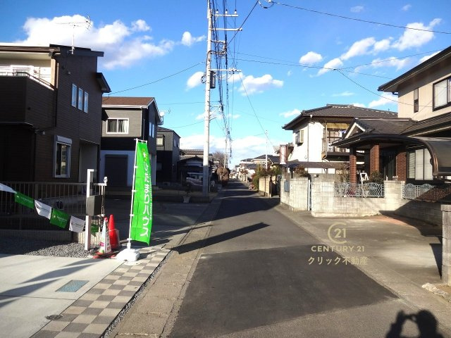 ブルーミングガーデン  水戸市堀町　３期　限定1棟！の前面道路含む現地写真|前面道路幅4メートル。