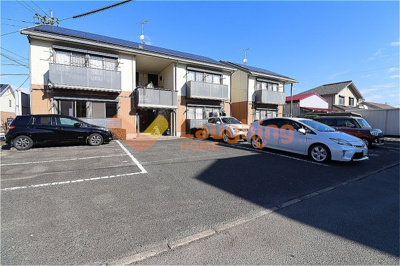 【駐車場】 | コンフォート山川 | 駐車場に車を止められます