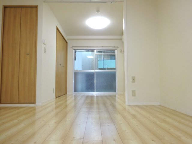 メゾン松月の居間・リビング