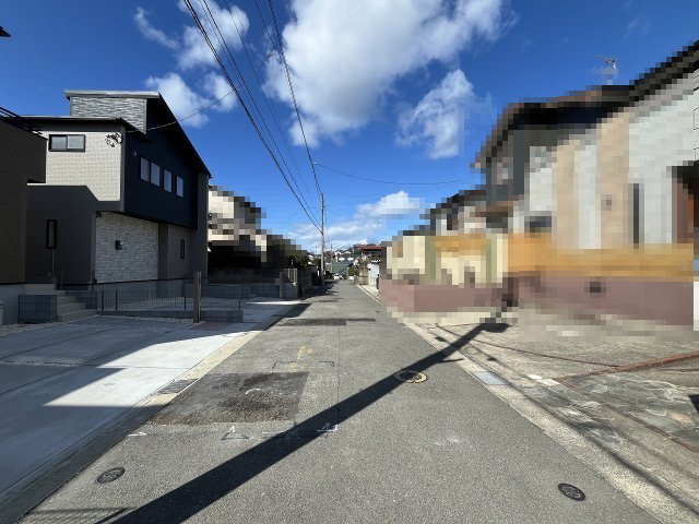 【その他】 | 福岡市東区高美台3丁目2期　2号棟（全2棟）【仲介手数料無料・0円】 | 現地写真。前面道路です。