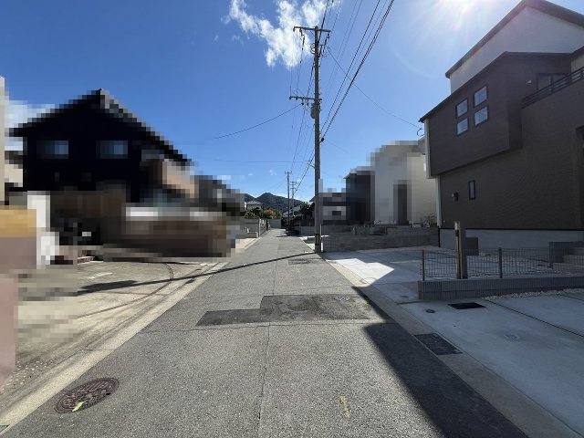 【その他】 | 福岡市東区高美台3丁目2期　2号棟（全2棟）【仲介手数料無料・0円】 | 現地写真。前面道路です。