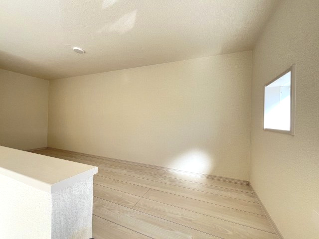 【収納】 | 福岡市東区高美台3丁目2期　2号棟（全2棟）【仲介手数料無料・0円】 | 現地写真。ロフト収納