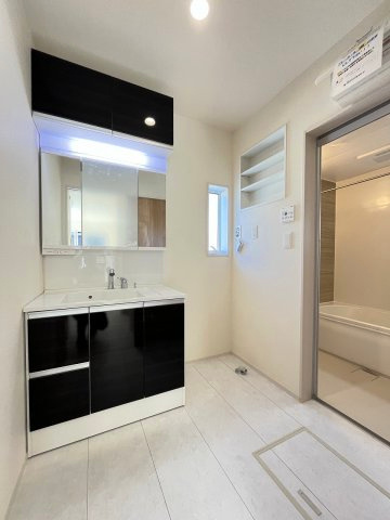 【洗面所】 | 福岡市東区高美台3丁目2期　2号棟（全2棟）【仲介手数料無料・0円】 | 現地写真。