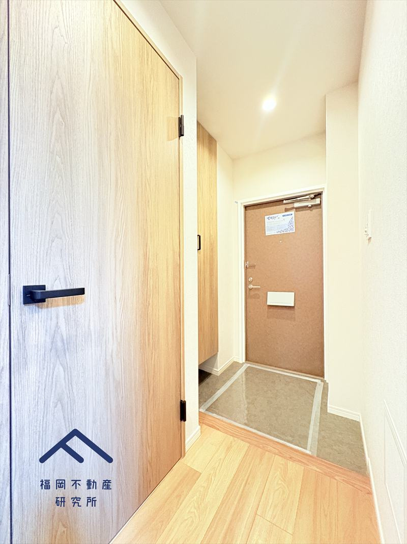 ローレルハイツ南福岡三号棟の玄関