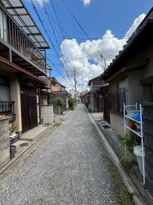 唐橋高田町の前面道路含む現地写真