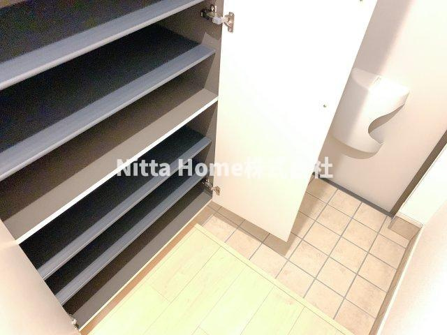 サングレイスの設備|鏡付きの大きなシューズボックス付き◇