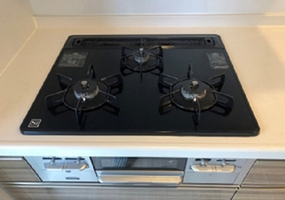 【設備】 | 宇都宮ＰＥＡＫＳ | ３口ガスコンロ、グリル　※2025年9月撮影