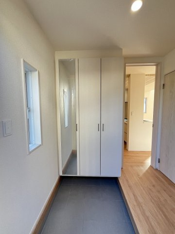 【玄関】 | 福岡市東区高美台3丁目2期　1号棟（全2棟）【仲介手数料無料・0円】 | 現地写真。