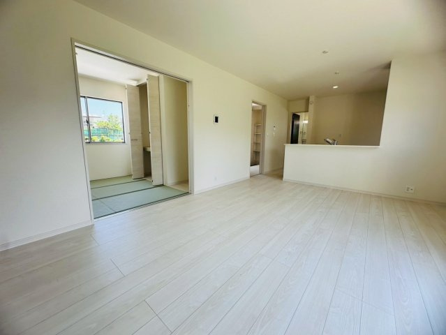 ■■豊見城市伊良波第２－2号棟（全４棟）の居間・リビング|※参考写真※