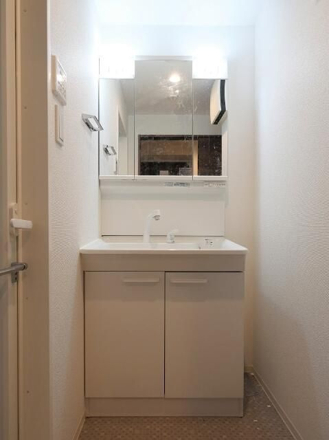 ジェノヴィア浅草Ⅲグリーンヴェールの洗面所