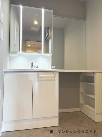 ビブレ高木（分譲ガレージ付き）の独立洗面台