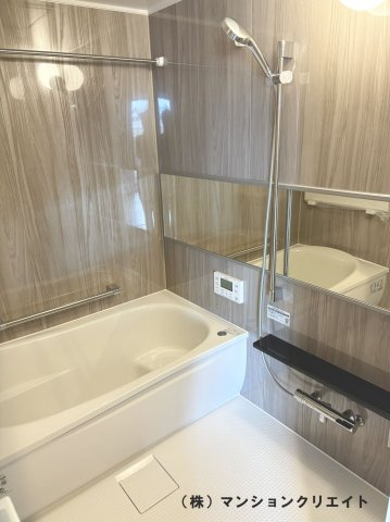 ビブレ高木（分譲ガレージ付き）の浴室