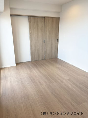 ビブレ高木（分譲ガレージ付き）の洋室|7.9帖